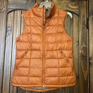 REI CO-OP Medium Unisex Rust Down Puffer Vest Hiking Outdoor Zipper Pocket